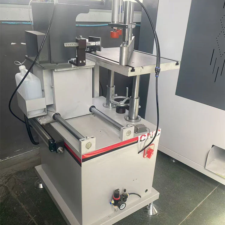 دستگاه فرز انتهایی آلومینیومی CNC 3+1 برای مولیون پنجره حرارتی بریک