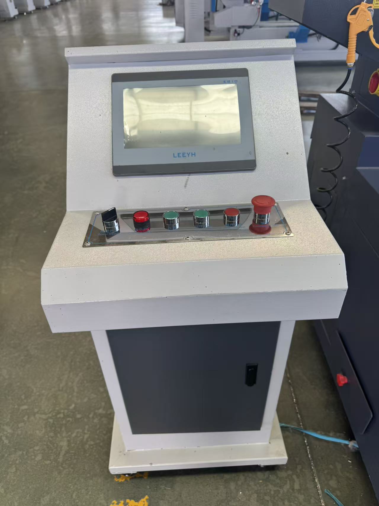 مرکز ماشینکاری حفاری و فرز CNC 4M